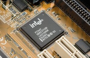 На компанії Intel та AMD подали до суду через удари РФ по Україні, – Bloomberg На-компанії-intel-та-amd-подали-до-суду-через-удари-РФ-по-Україні,-–-bloomberg