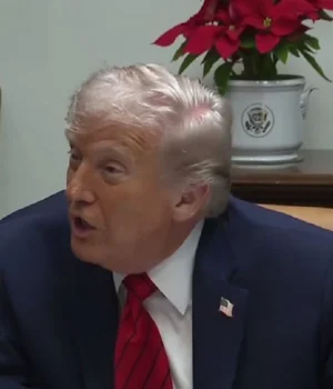 Трамп:-82%-українців-вимагають-мирної-угоди,-а-Зеленський-має-бути-реалістом