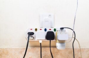 Скільки пристроїв можна підключати до однієї розетки і подовжувача Скільки-пристроїв-можна-підключати-до-однієї-розетки-і-подовжувача