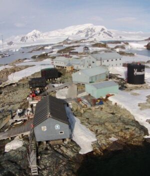 Українські-полярники-зафіксували-нову-аномалію:-такого-ще-не-було Українські-полярники-зафіксували-нову-аномалію:-такого-ще-не-було