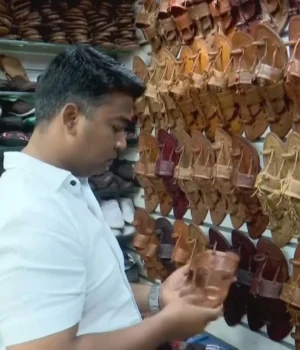 prada-випустить-сандалії-"Зроблено-в-Індії"-за-ціною-930-доларів-після-хвилі-критики prada-випустить-сандалії-"Зроблено-в-Індії"-за-ціною-930-доларів-після-хвилі-критики