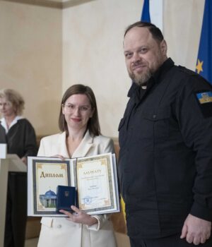 Доцентка-ВНУ-отримала-високу-державну-відзнаку Доцентка-ВНУ-отримала-високу-державну-відзнаку