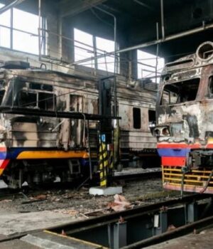 У-Фастові-Росія-знищила-депо-та-27-вагонів-приміських-поїздів