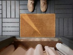 Чому не можна сидіти на порозі: містичні забобони чи реальна загроза для здоров’я Чому-не можна-сидіти-на порозі:-містичні-забобони-чи реальна-загроза-для-здоров’я