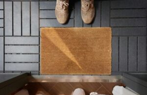 Чому не можна сидіти на порозі: містичні забобони чи реальна загроза для здоров’я Чому-не можна-сидіти-на порозі:-містичні-забобони-чи реальна-загроза-для-здоров’я