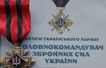 Сирський нагородив військового із Волині Сирський-нагородив-військового-із-Волині