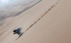 Лижі розплавилися під час спуску: француз встановив рекорд швидкості на піщаній дюні Лижі-розплавилися-під-час-спуску:-француз-встановив-рекорд-швидкості-на-піщаній-дюні