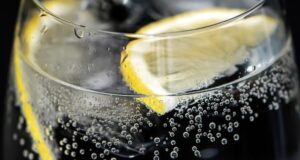 Дієтологи розбили міф: вода з лимоном вранці не робить того, що ви думаєте Дієтологи-розбили-міф:-вода-з лимоном-вранці-не робить-того,-що ви думаєте