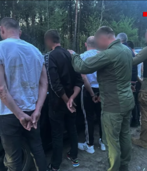 Після-обшуків-виїхав-за-кордон:-волинянина-підозрюють-у-незаконному-переправленні-чоловіків Після-обшуків-виїхав-за-кордон:-волинянина-підозрюють-у-незаконному-переправленні-чоловіків