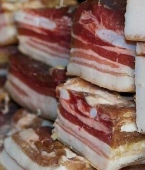 За-рік-сало-в-Україні-подорожчало-майже-на-чверть За-рік-сало-в-Україні-подорожчало-майже-на-чверть