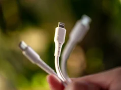 Як підключити телефон до телевізора: найпростіші способи Як-підключити-телефон-до-телевізора:-найпростіші-способи