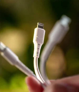 Як-підключити-телефон-до-телевізора:-найпростіші-способи Як-підключити-телефон-до-телевізора:-найпростіші-способи