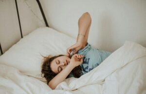 Яка поза сну шкідлива для здоров’я: експерти розкрили “позицію T-Rex” (фото) Яка-поза-сну-шкідлива-для-здоров’я:-експерти-розкрили-“позицію-t-rex”-(фото)