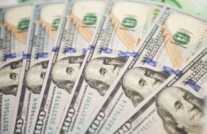 Курс валют на 15 грудня: скільки коштують долар, євро і злотий Курс-валют-на-15-грудня:-скільки-коштують-долар,-євро-і-злотий