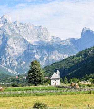 Зовсім-як-Швейцарія:-у-Європі-є-крихітне-гірське-село-без-натовпів-туристів