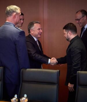 Мирні-переговори-в-Берліні-не-приведуть-до-швидкого-завершення-війни,-–-the-telegraph