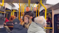 “Відчепіться від наших жінок”. У Познані побили українців, вони розмовляли українською “Відчепіться-від-наших-жінок”.-У-Познані-побили-українців,-вони-розмовляли-українською