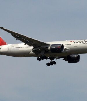 У-російського-літака-з-понад-400-пасажирами-під-час-зльоту-загорівся-двигун,-–-ЗМІ У-російського-літака-з-понад-400-пасажирами-під-час-зльоту-загорівся-двигун,-–-ЗМІ