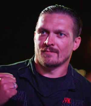 Окупанти-в-Криму-“віджали”-майно-боксера-Олександра-Усика