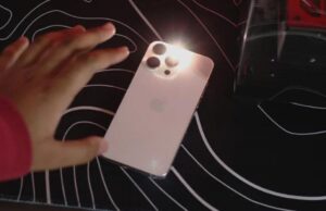 Як увімкнути і вимкнути ліхтарик на айфоні, не торкаючись телефону Як-увімкнути-і-вимкнути-ліхтарик-на-айфоні,-не-торкаючись-телефону