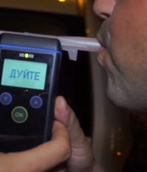 У-Луцьку-на-Карпенка-Карого-спіймали-п’яного-водія-peugeot:-отримав-40-тисяч-штрафу-і-5-років. У-Луцьку-на-Карпенка-Карого-спіймали-п’яного-водія-peugeot:-отримав-40-тисяч-штрафу-і-5-років.