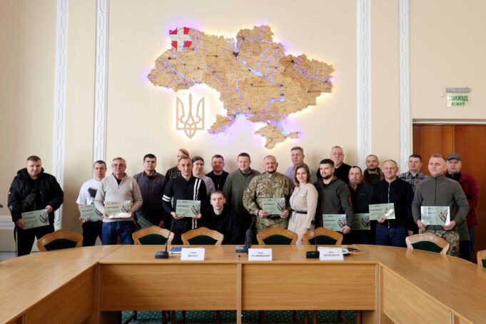 Троє ветеранів війни з Нововолинської громади отримали сертифікати на придбання житла Троє-ветеранів-війни-з-Нововолинської-громади-отримали-сертифікати-на-придбання-житла