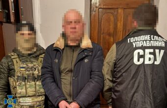 Коригував атаки по складах з боєприпасами і дронами для ЗСУ: у Силах оборони викрили крота... Коригував-атаки-по-складах-з-боєприпасами-і-дронами-для-ЗСУ:-у-Силах-оборони-викрили-крота.