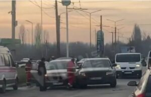 У Луцьку біля заводу «Кромберг» зіткнулись три автівки У-Луцьку-біля-заводу-«Кромберг»-зіткнулись-три-автівки