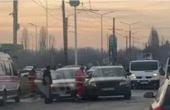 У Луцьку біля заводу «Кромберг» зіткнулись три автівки У-Луцьку-біля-заводу-«Кромберг»-зіткнулись-три-автівки