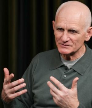 Алесь-Беляцький:-«Для-нас-стратегічно-важливо,-щоб-Україна-виграла-цю-війну»