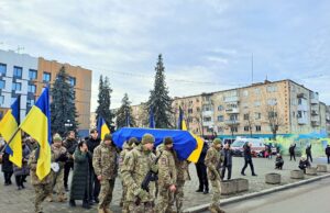 Пів року рідні вірили в диво: у Ковелі попрощалися з Героєм Юрієм Данилюком Пів-року-рідні-вірили-в-диво:-у-Ковелі-попрощалися-з-Героєм-Юрієм-Данилюком