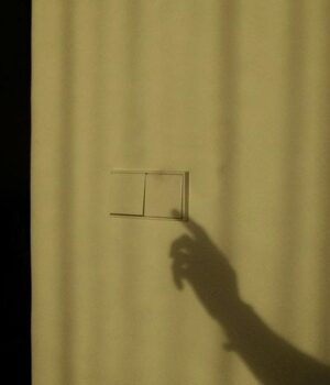 Чому-під-час-відключень-світла-лічильник-все-одно-“крутить”:-у-ДТЕК-пояснили Чому-під-час-відключень-світла-лічильник-все-одно-“крутить”:-у-ДТЕК-пояснили