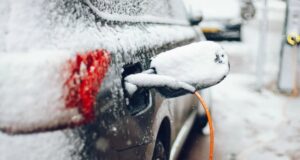 Електромобіль узимку: особливості експлуатації, про які варто знати Електромобіль-узимку:-особливості-експлуатації,-про-які-варто-знати