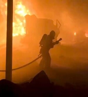 Потужні-вибухи-та пожежа:-дрони-атакували-один-з найбільших-хімічних-заводів-РФ Потужні-вибухи-та пожежа:-дрони-атакували-один-з найбільших-хімічних-заводів-РФ