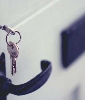 Небезпечна-звичка:-що відбувається,-коли-залишаєте-ключ-у дверях-на ніч