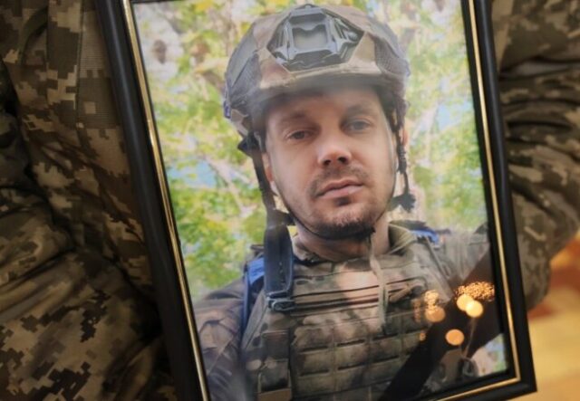 У Луцьку попрощалися з Героєм Михайлом Чернюком У-Луцьку-попрощалися-з-Героєм-Михайлом-Чернюком