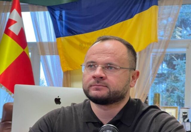 «Ні підозри, ні залучення як свідка у справі не було», – мер Луцька про обшуки... «Ні-підозри,-ні-залучення-як-свідка-у-справі-не-було»,-–-мер-Луцька-про-обшуки.