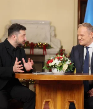"Україна-захищає-Польщу-від-росії":-Зеленський-та-Туск-провели-зустріч-у-Варшаві