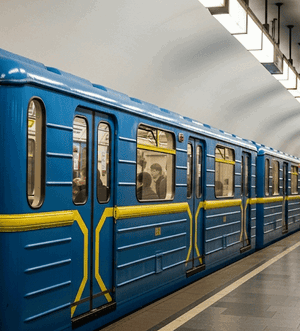 У вагоні-метро-Києва-сталася-масова-бійка:-що відомо У вагоні-метро-Києва-сталася-масова-бійка:-що відомо