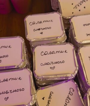 Як-четверо-українців-цілу-ніч-готували-їжу-в-дорогу-для-білоруських-політв’язнів