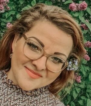 «Не-всі-люди-погані»-Як-полька,-відома-у-соцмережах-як-to-ja-helga,-підтримує-українських.