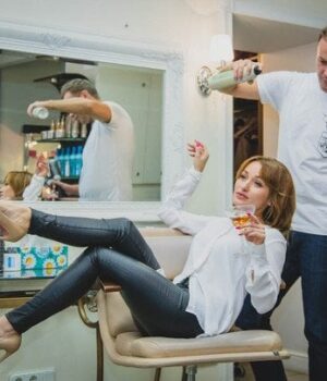 Місячний-календар-стрижок-на січень-2026 року:-коли-йти-до перукарні,-щоб-залучити-гроші