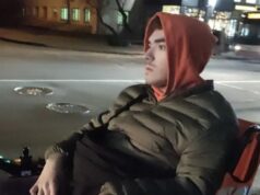 У Луцьку водій автобуса не допоміг та покинув на холоді чоловіка на колісному кріслі У-Луцьку-водій-автобуса-не-допоміг-та-покинув-на-холоді-чоловіка-на-колісному-кріслі