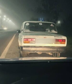 Уночі-на-трасі-волинські-патрульні-зупинили-п’яного-молодика-на-lada