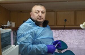 Стоматолог з Волині став бойовим медиком та займається евакуацією поранених Стоматолог-з-Волині-став-бойовим-медиком-та-займається-евакуацією-поранених