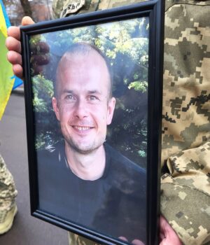 Не-дочекався-народження-доньки:-на-Волині-попрощалися-з-воїном-Василем-Сорокою Не-дочекався-народження-доньки:-на-Волині-попрощалися-з-воїном-Василем-Сорокою