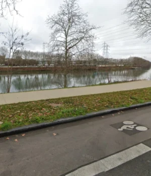 У-Франції-автомобіль-з-людьми-впав-у-Сену:-загинули-чоловік-і-жінка