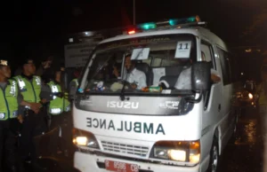 Кривава ДТП в Індонезії на острові Ява: 16 людей загинули у пасажирському автобусі Кривава-ДТП-в-Індонезії-на-острові-Ява:-16-людей-загинули-у-пасажирському-автобусі