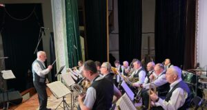 «Різдвяні симфонії» у Нововолинську: святковий концерт народного аматорського естрадного оркестру «Різдвяні-симфонії»-у-Нововолинську:-святковий-концерт-народного-аматорського-естрадного-оркестру