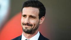 Трагедія в Голлівуді: загадково помер Джеймс Ренсон – зірка серіалів “Дроти” і “Воно” Трагедія-в-Голлівуді:-загадково-помер-Джеймс-Ренсон-–-зірка-серіалів-“Дроти”-і-“Воно”